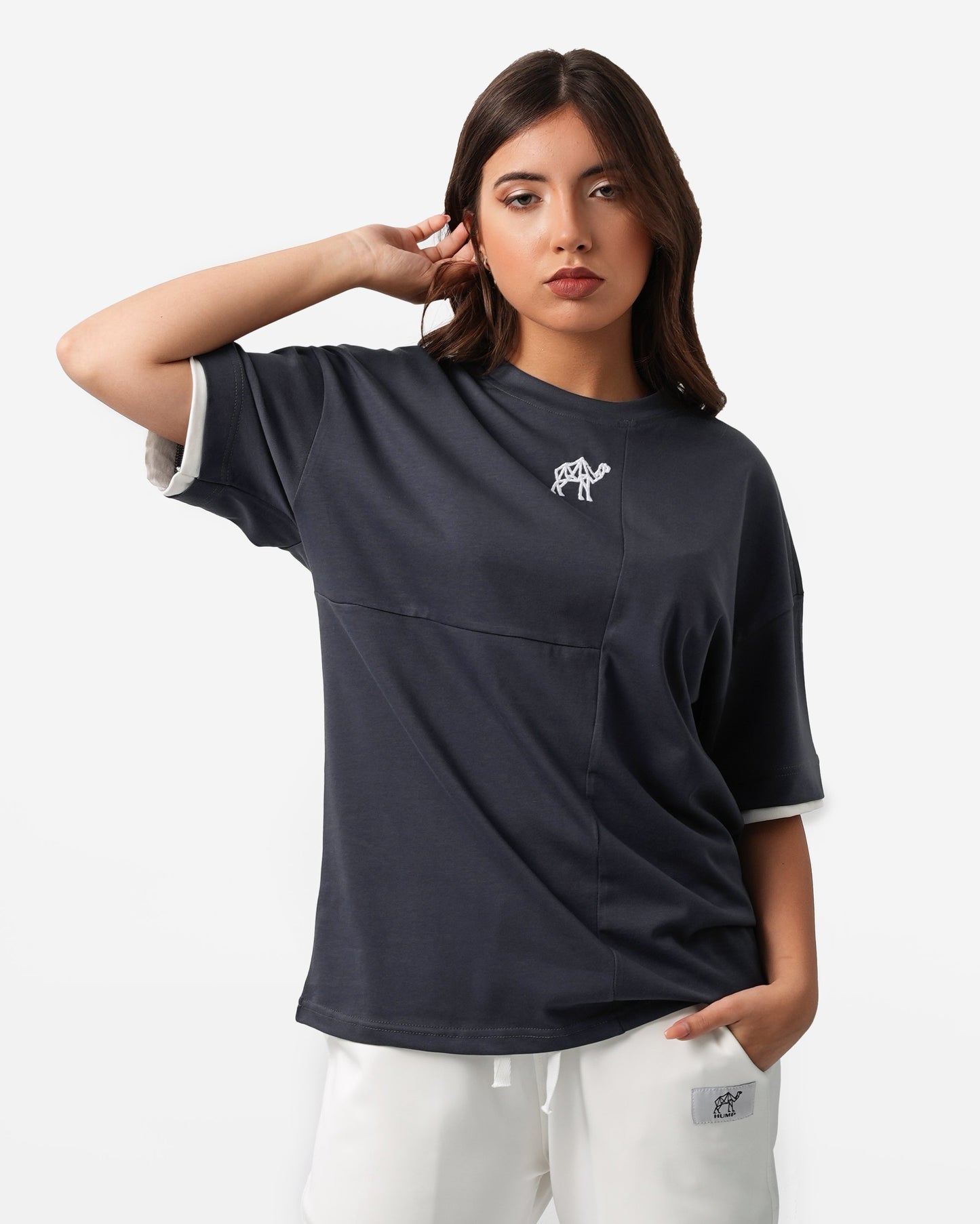 تيشيرت رمادي غامق