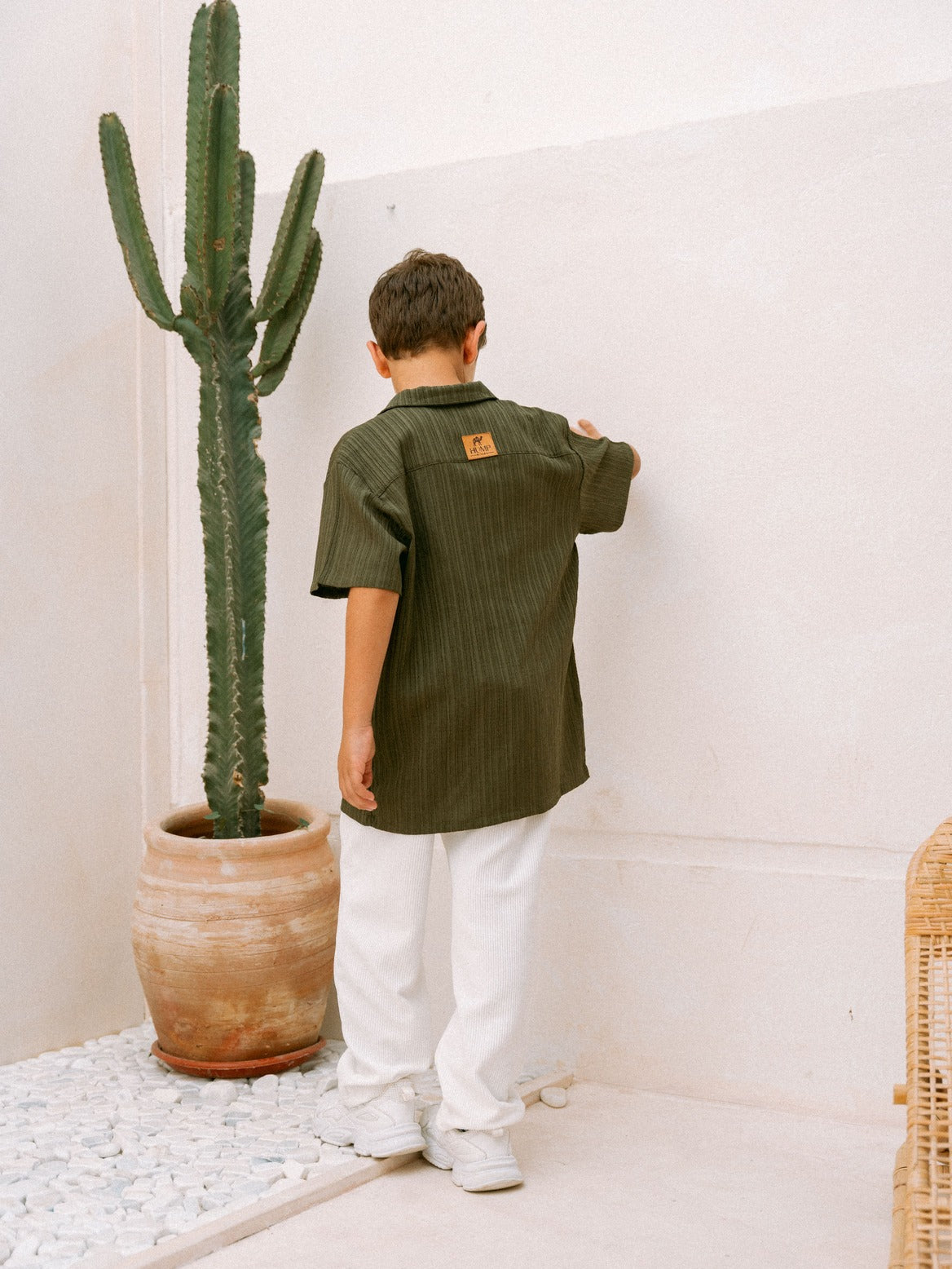 طقم قميص أطفال زيتي