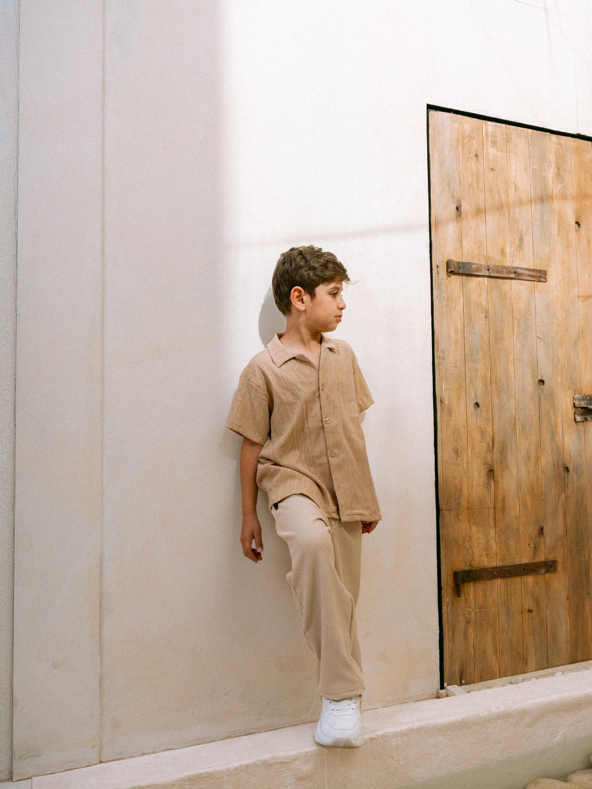 طقم قميص أطفال زيتي