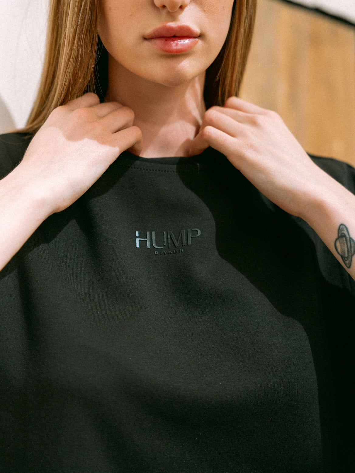 تيشيرت اسود