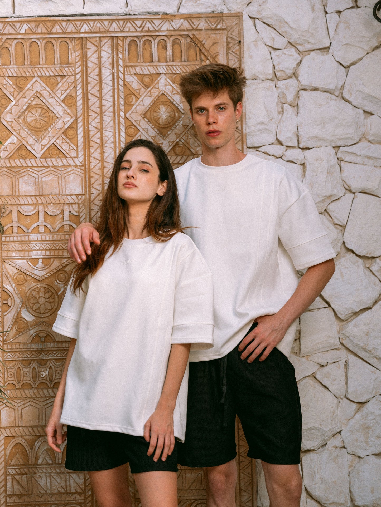 تي شيرت أبيض