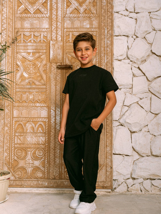 طقم تيشيرت للأطفال باللون الأسود