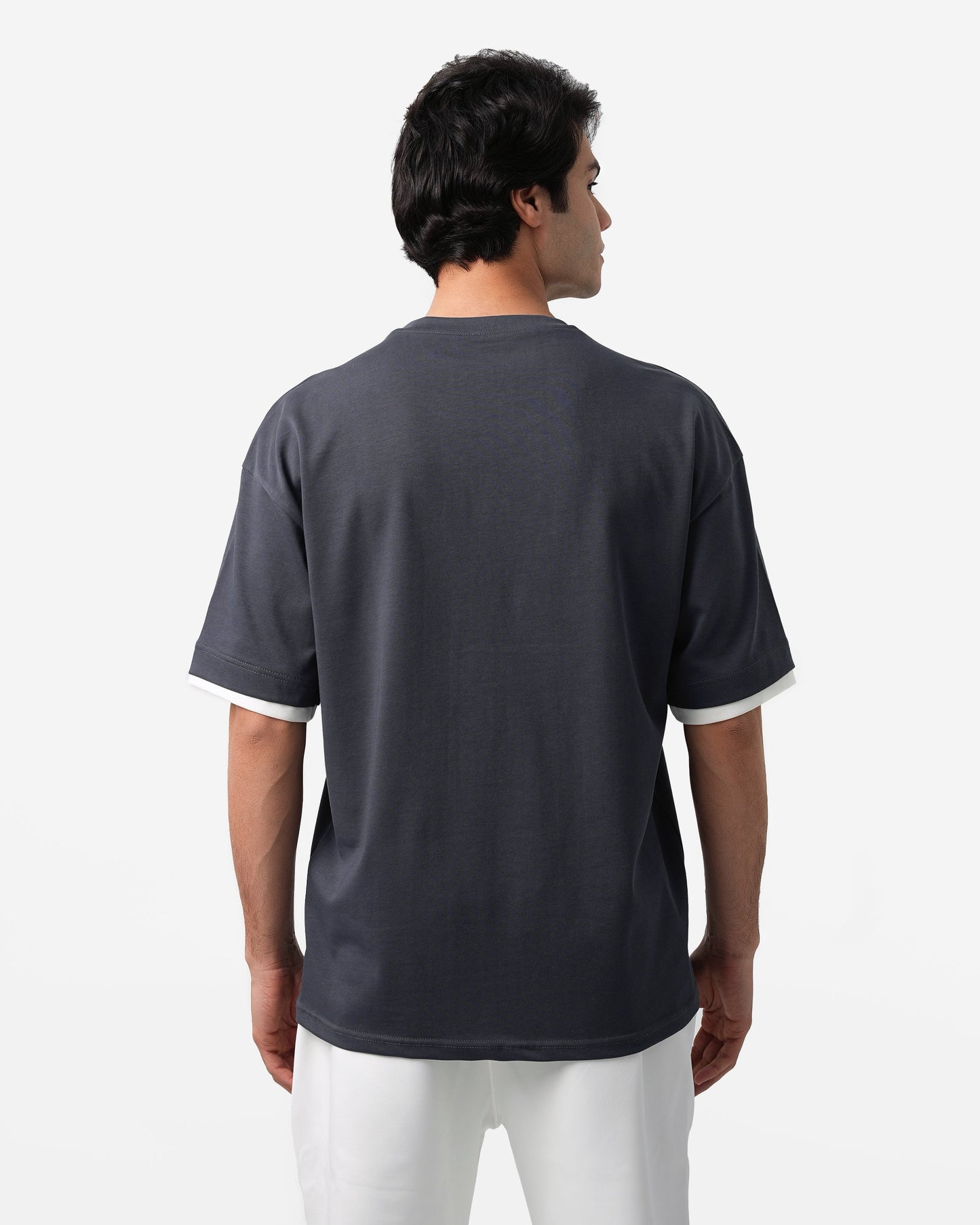 تيشيرت رمادي غامق