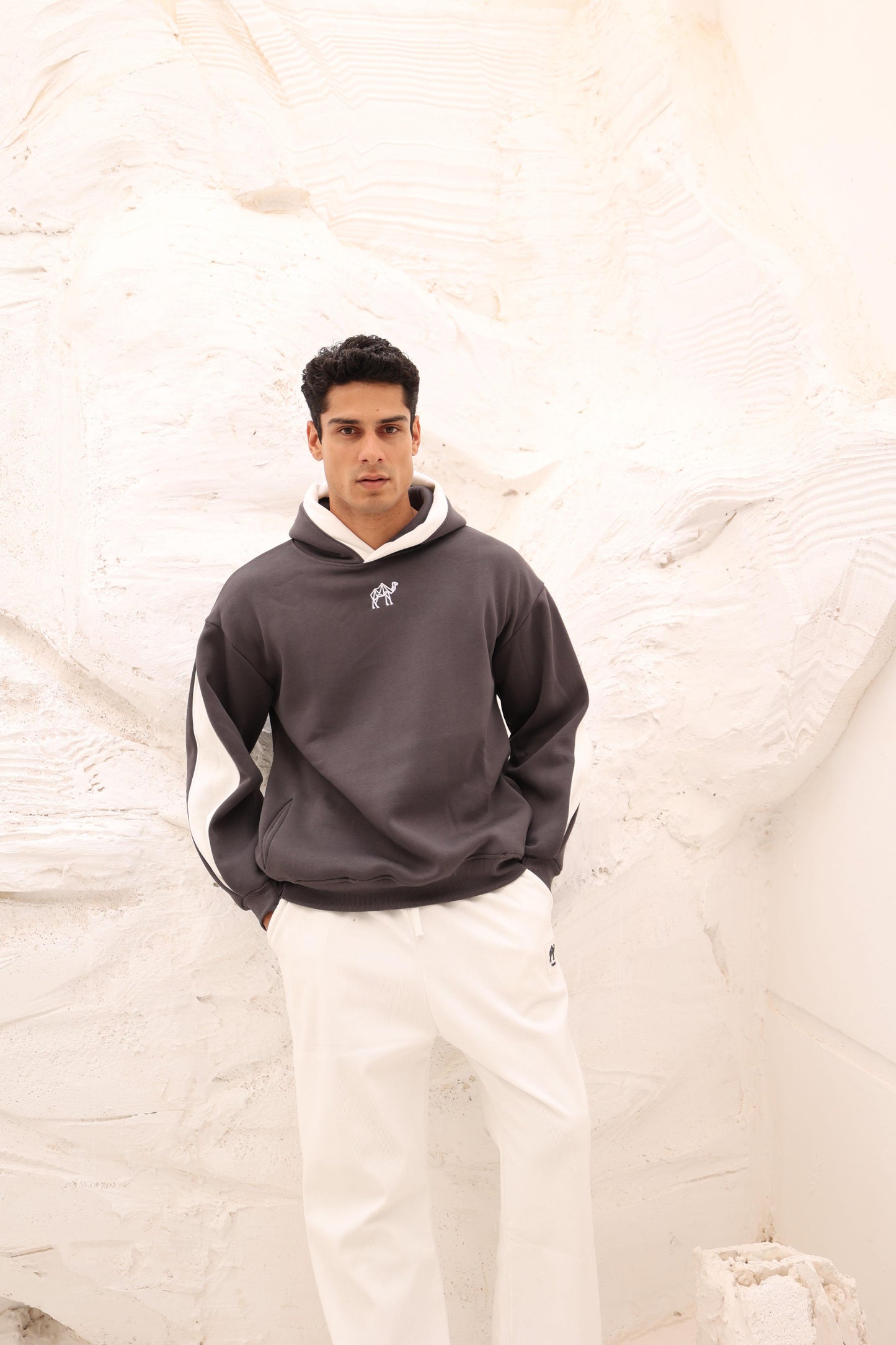 هودي رمادي حديدي