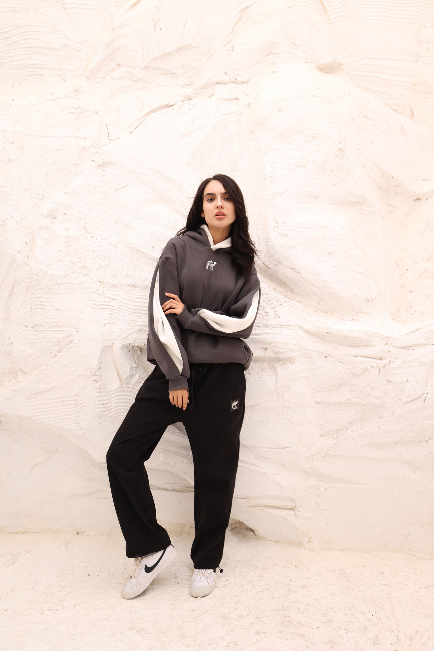 هودي رمادي حديدي