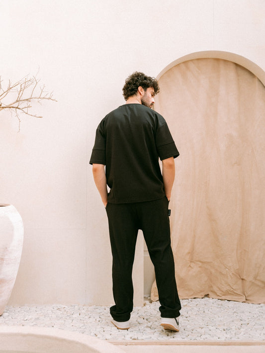 تيشيرت اسود